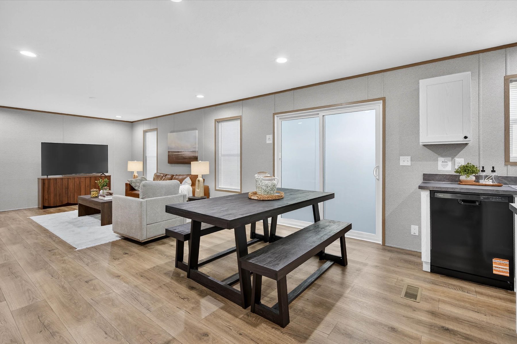 Farmhouse single wide home in 
