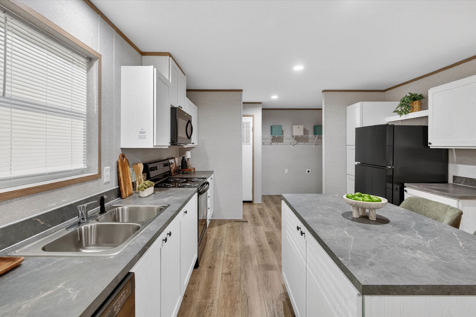 Modern off-grid home in 