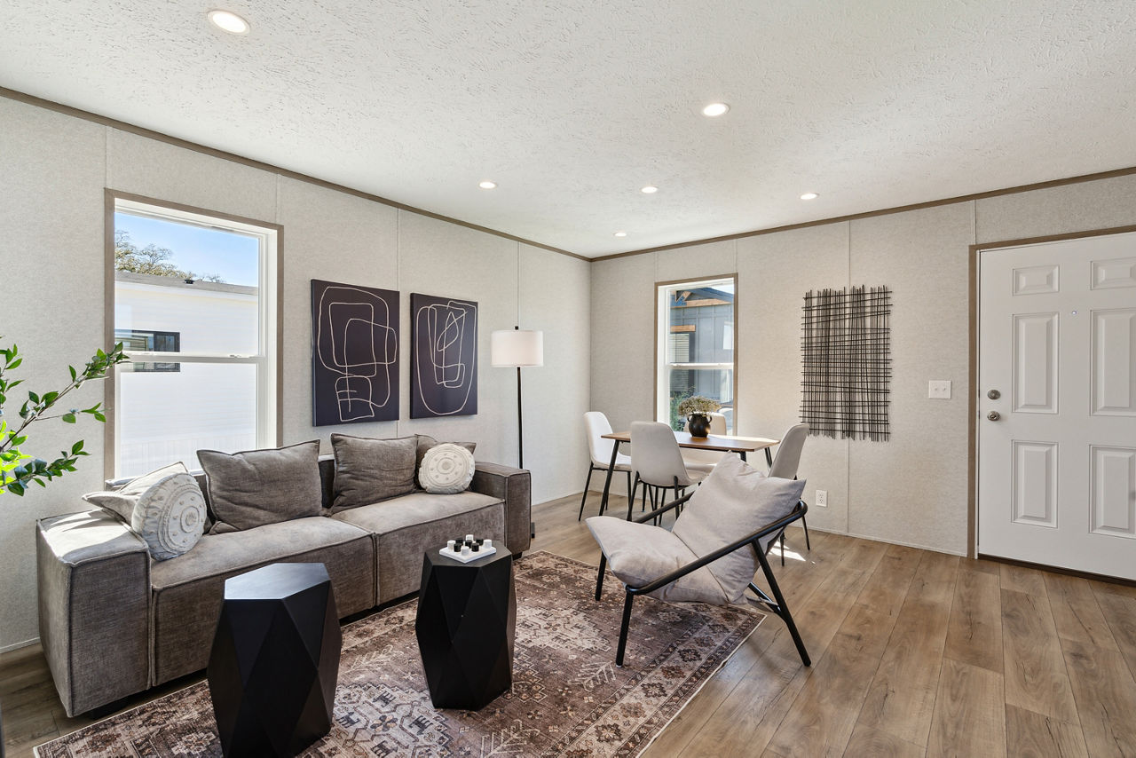 Family sized single wide home in 