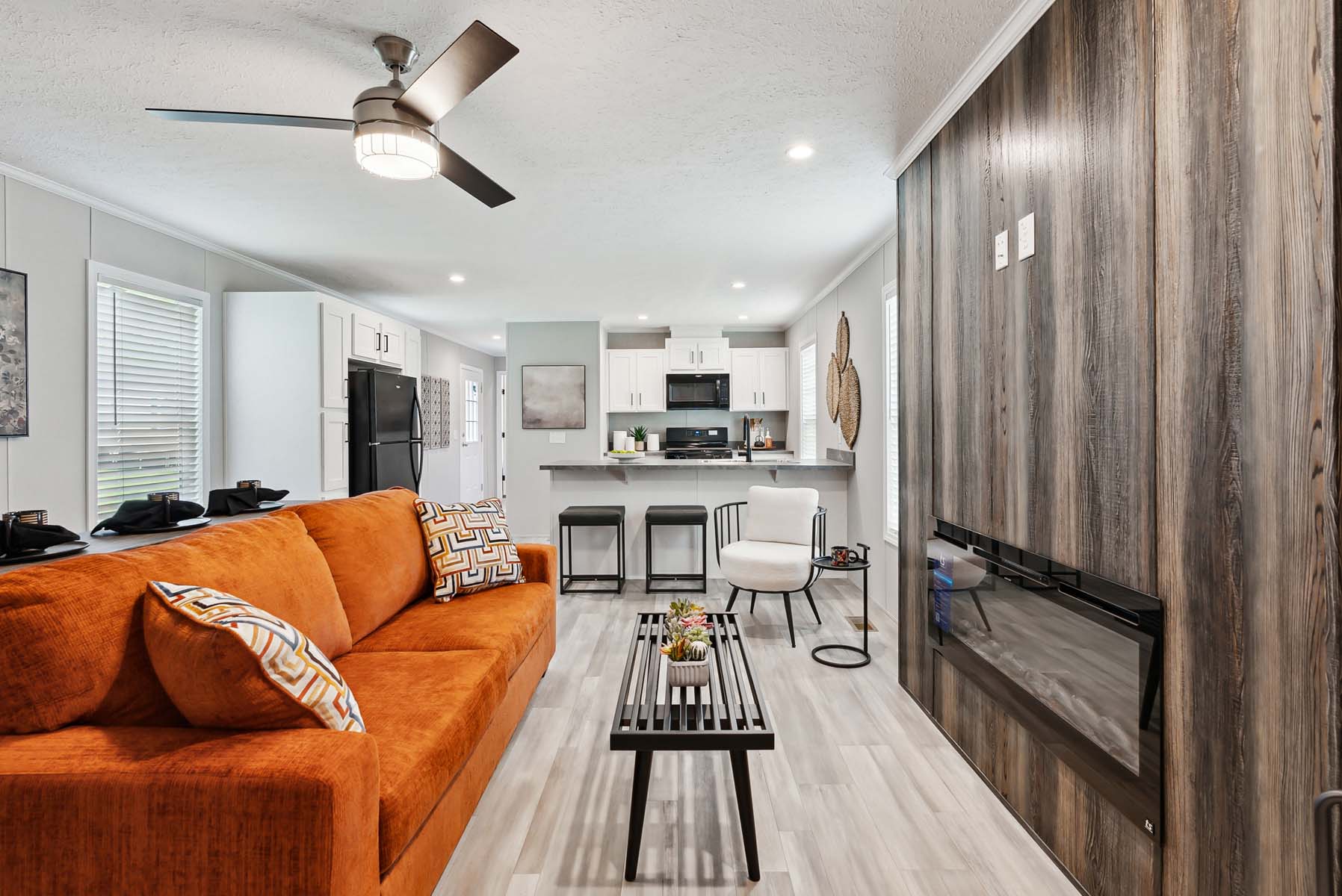 Farmhouse mobile home with financing in 