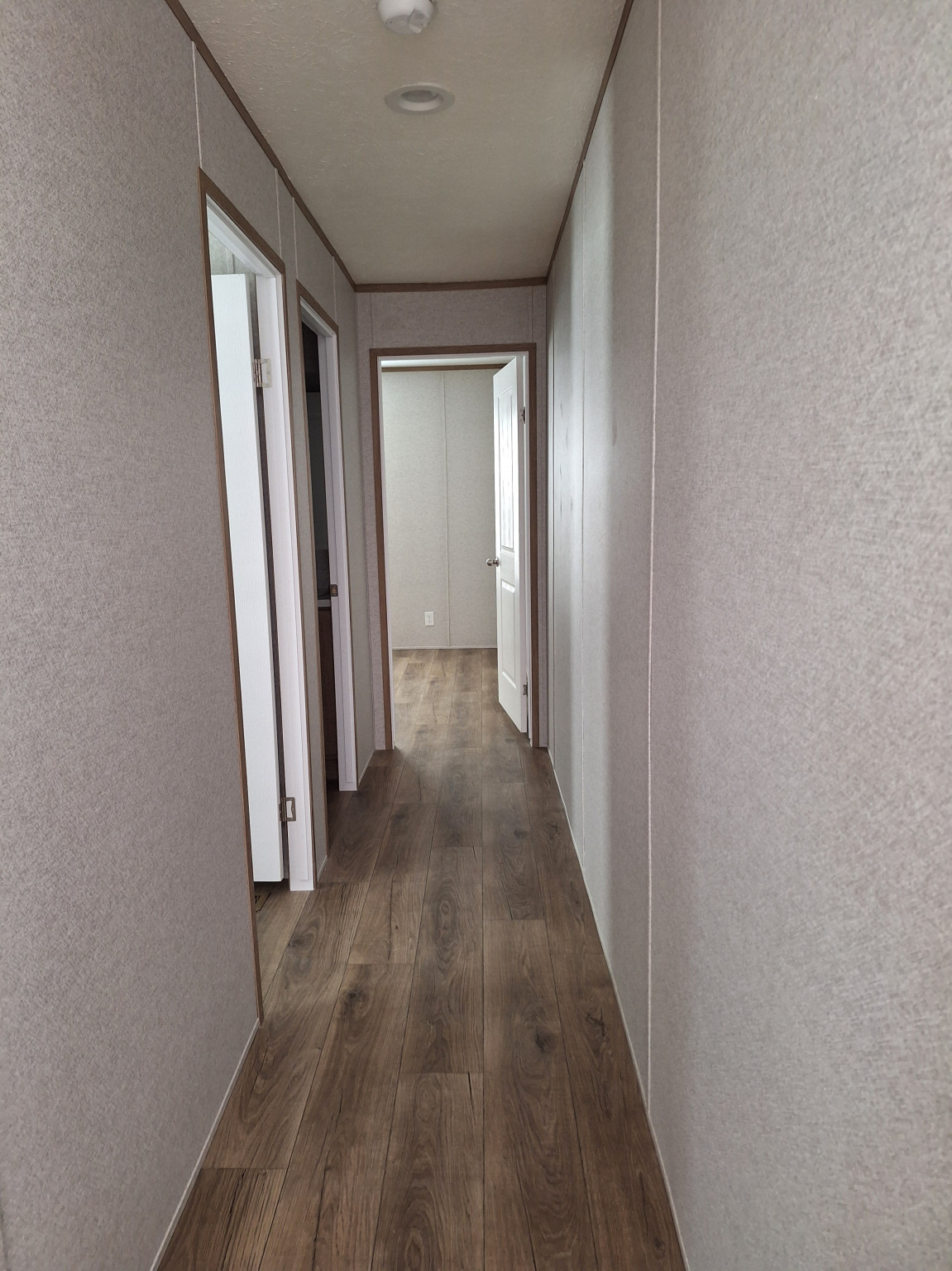 Farmhouse mobile home with financing in 