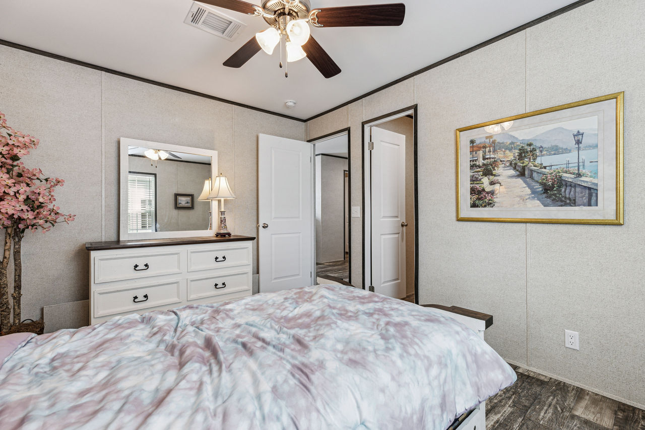 Farmhouse mobile home in 