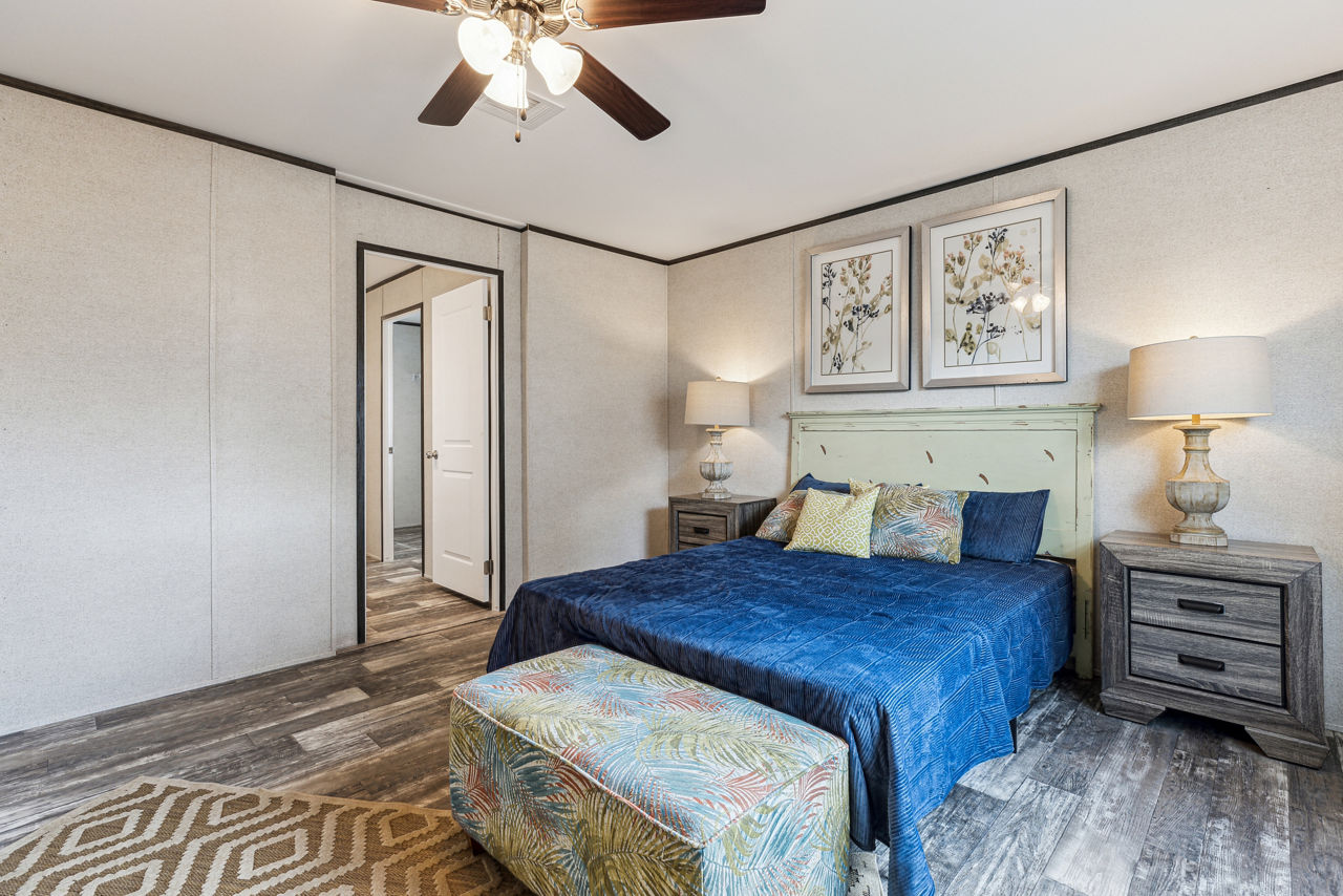 Energy efficient mobile home with financing in 