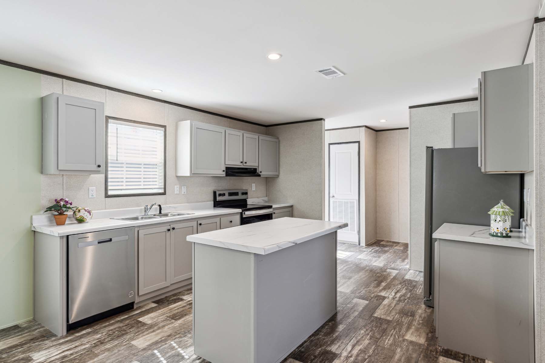 Customizable mobile home with financing in 