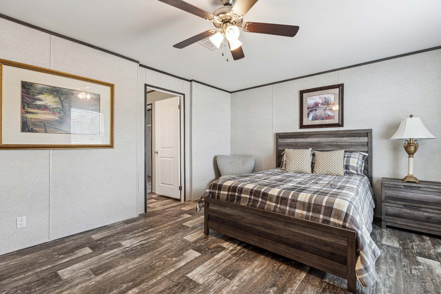 Family sized mobile home in 