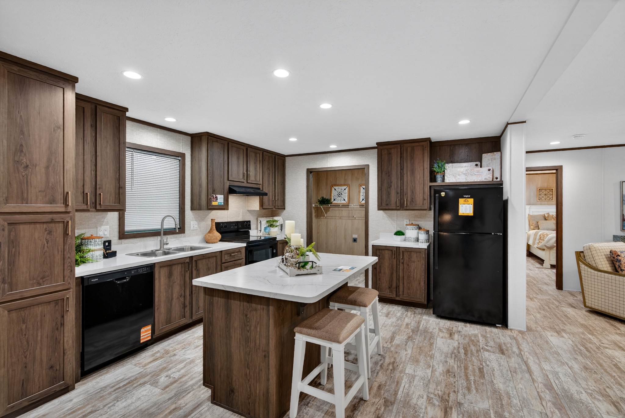 Modern off-grid home in 