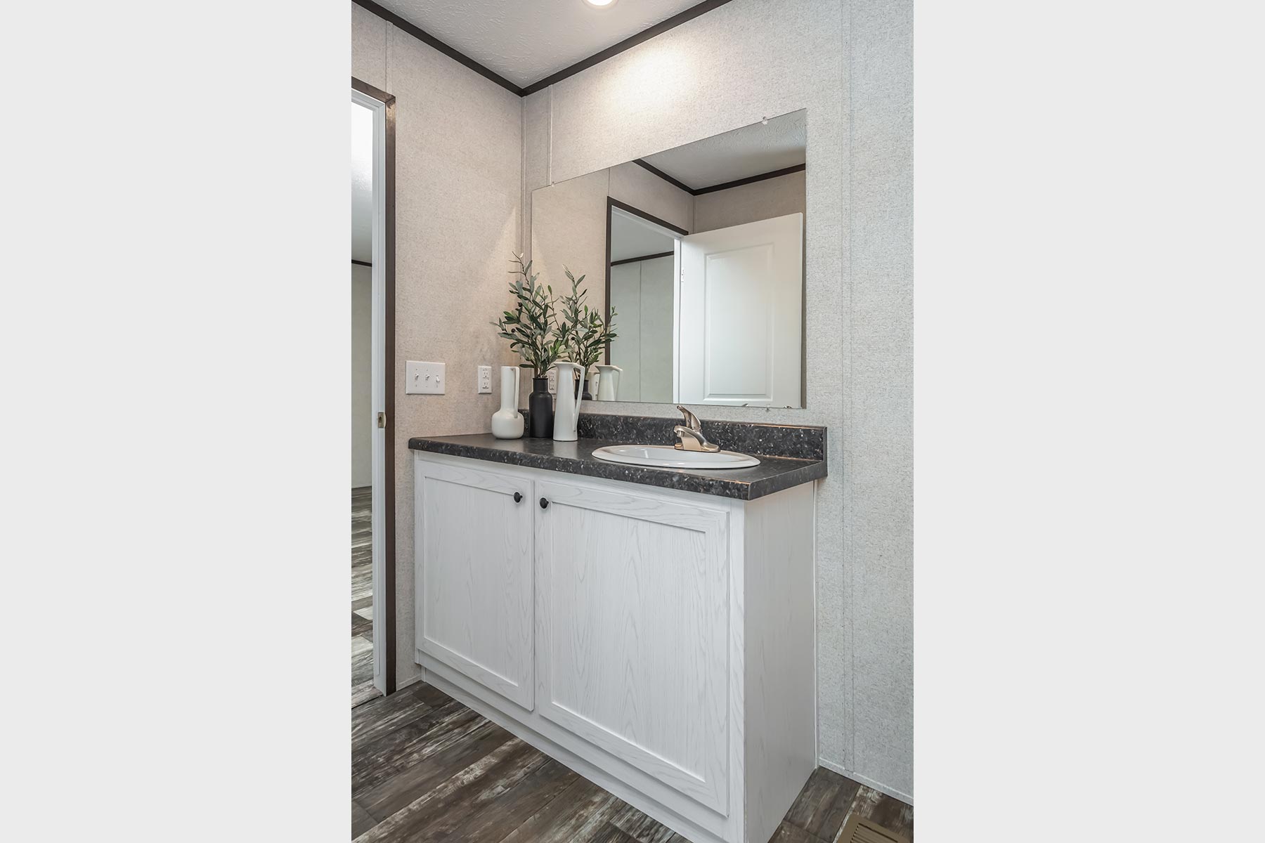 Farmhouse prefab home in 