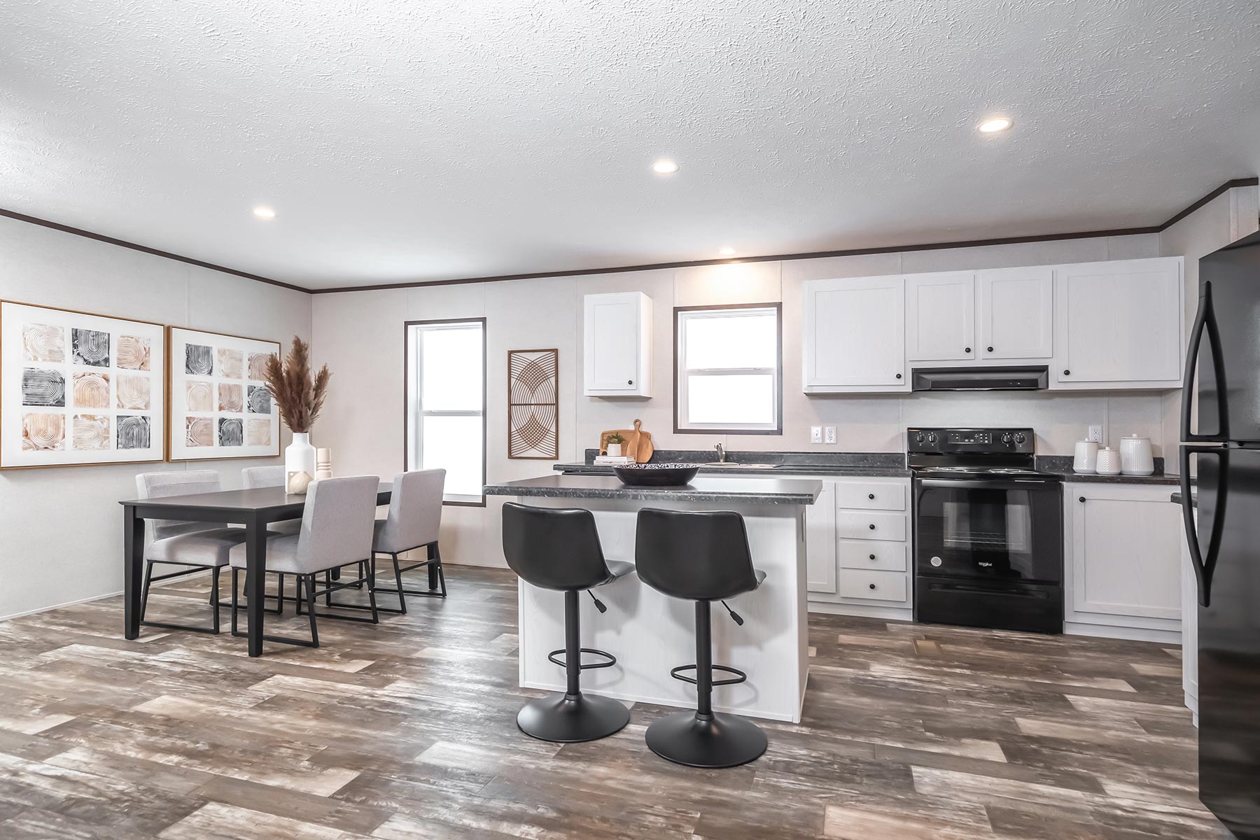 Farmhouse mobile home with financing in 