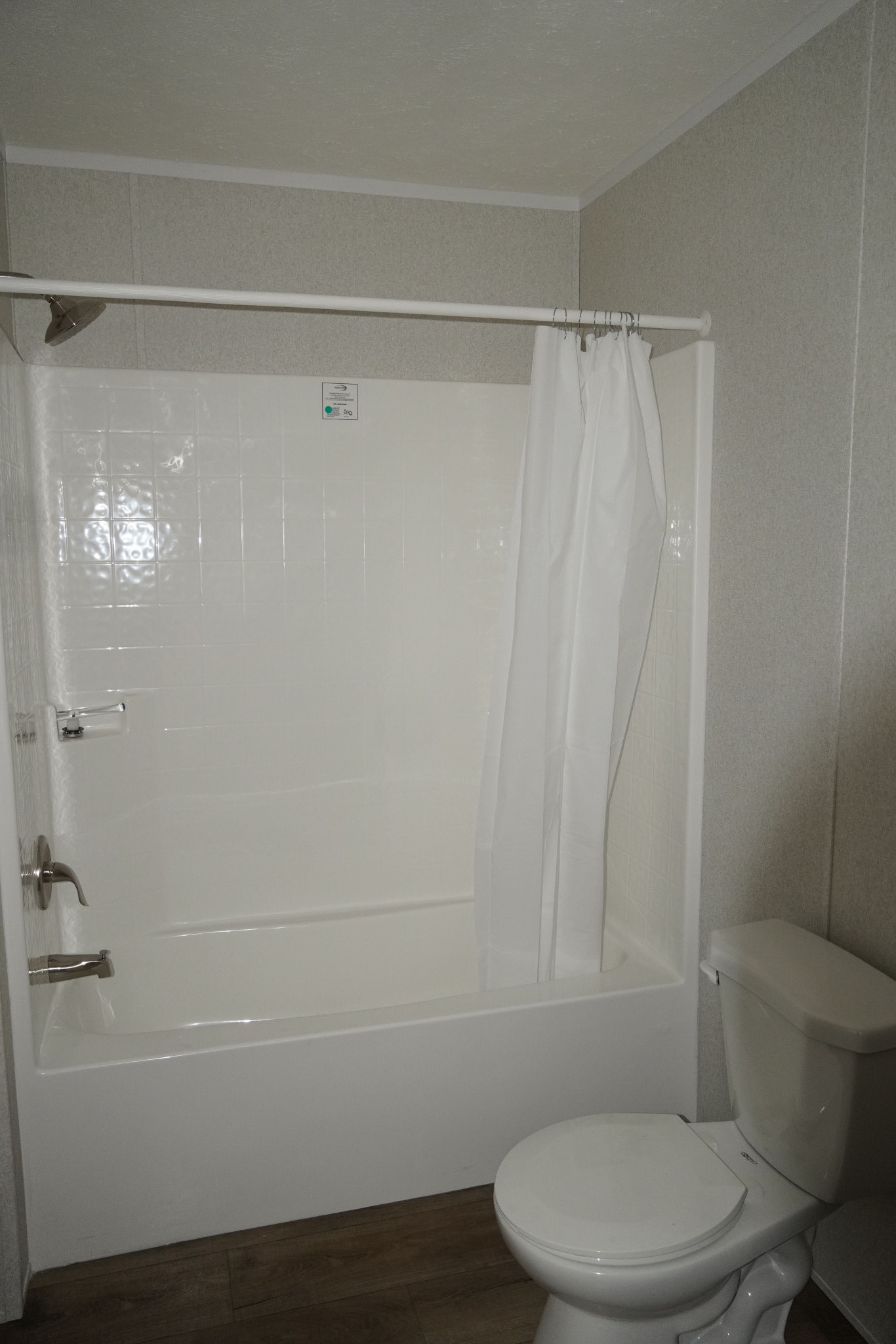 Family sized mobile home with financing in 