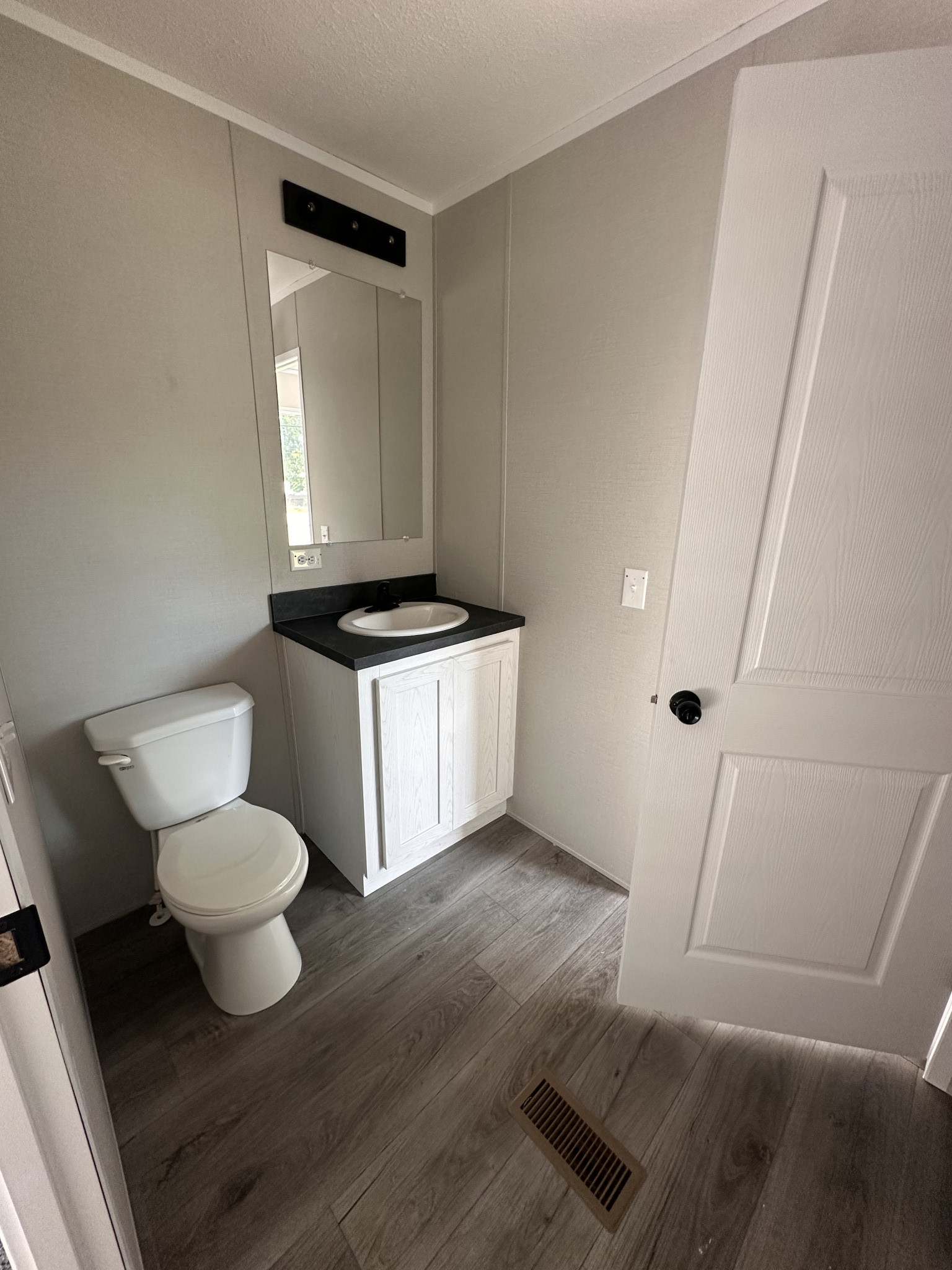 Factory direct off-grid home in 