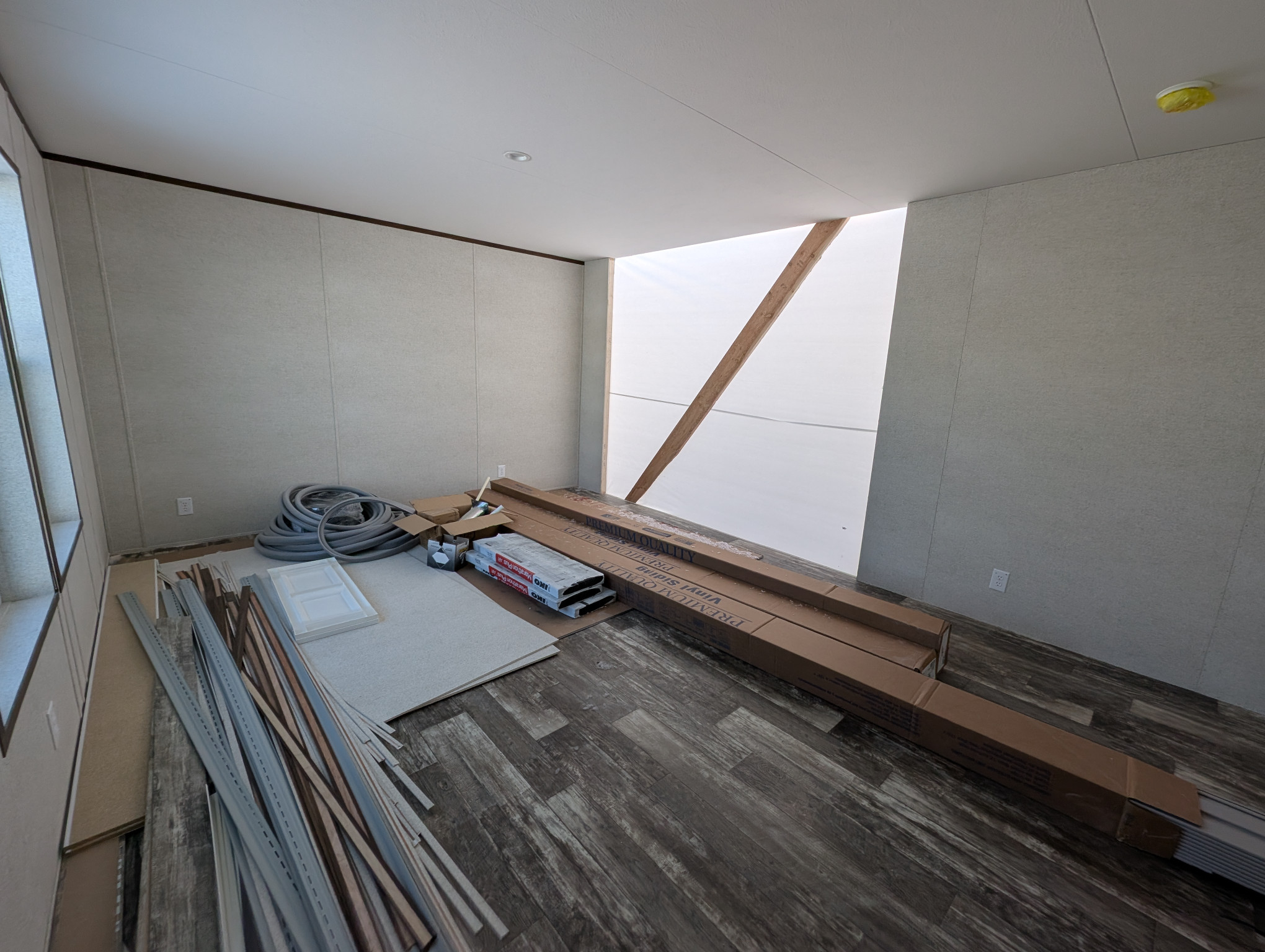 Farmhouse single wide home in 