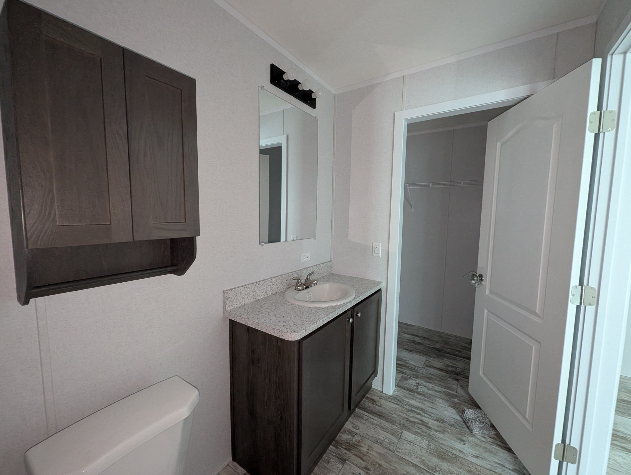 Farmhouse manufactured home in 