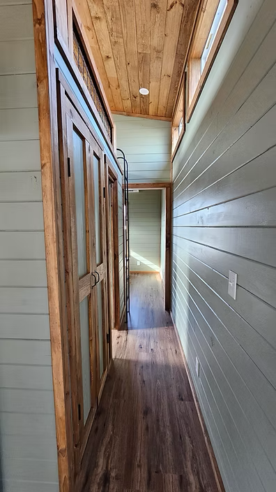 Farmhouse mobile home with financing in 